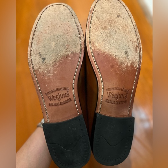 G.H. Bass Weejuns Women’s Whitney Leather Loafer, size 9. Look brand new. - Picture 2 of 4